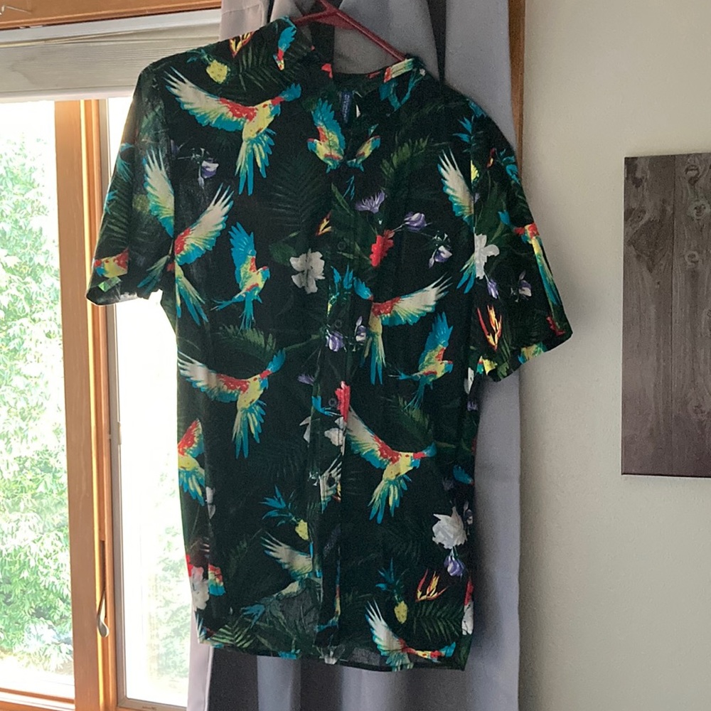 Parrot Casual Button up T-shirt